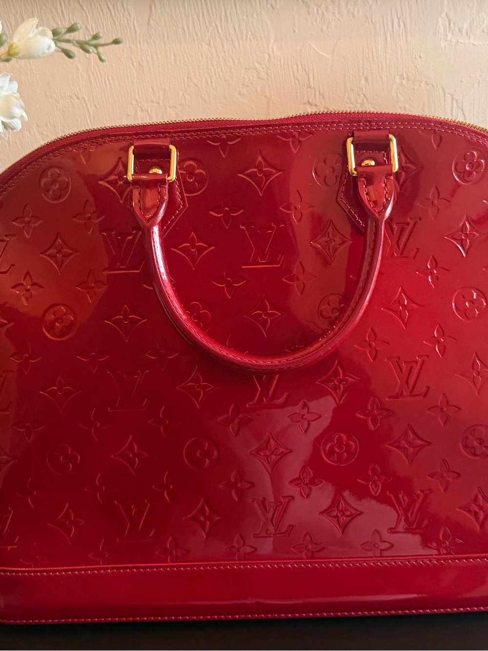 AUTHENTIC CLEAN Louis Vuitton Red Vernis Alma GM Satchel with Lock and Keys